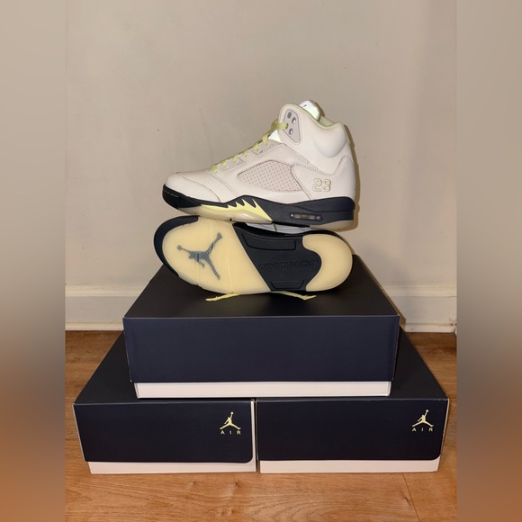 Air Jordan 5 Retro “ luminous green and seal “ - Picture 1 of 2